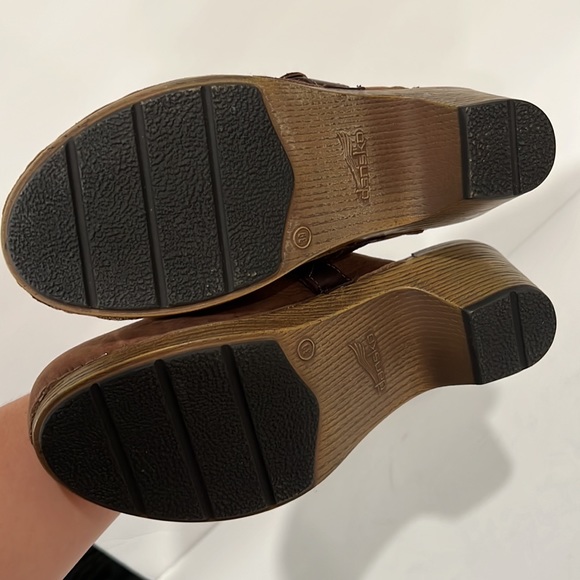Dansko mule size 8.5-9 - Picture 6 of 7